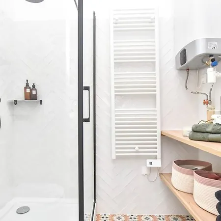 Charming Flat In Montmartre - Imhost * Paryż
